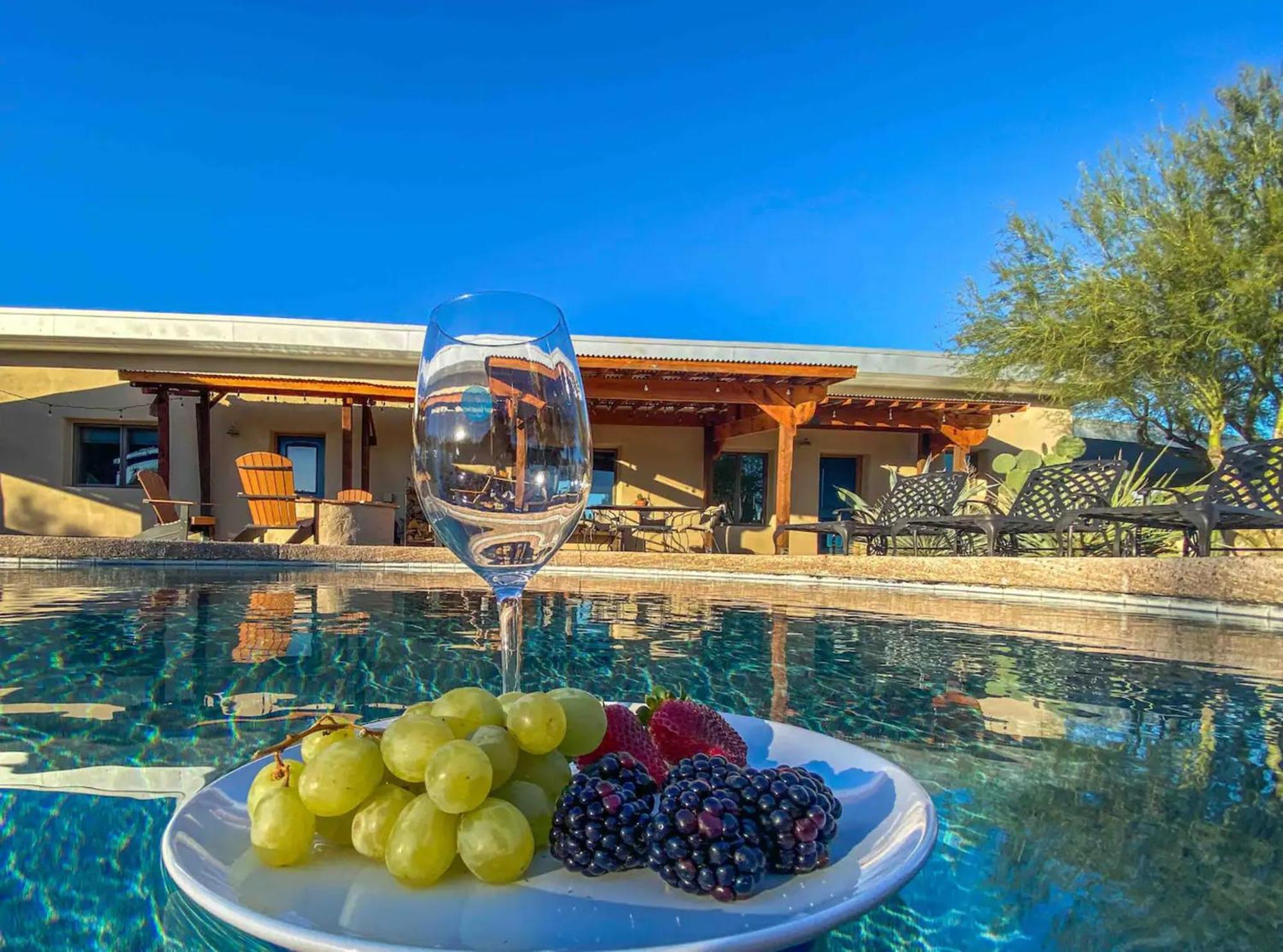 Peaceful Desert Retreat - Stunning Views - Pool Spa, Backyard, Music - !