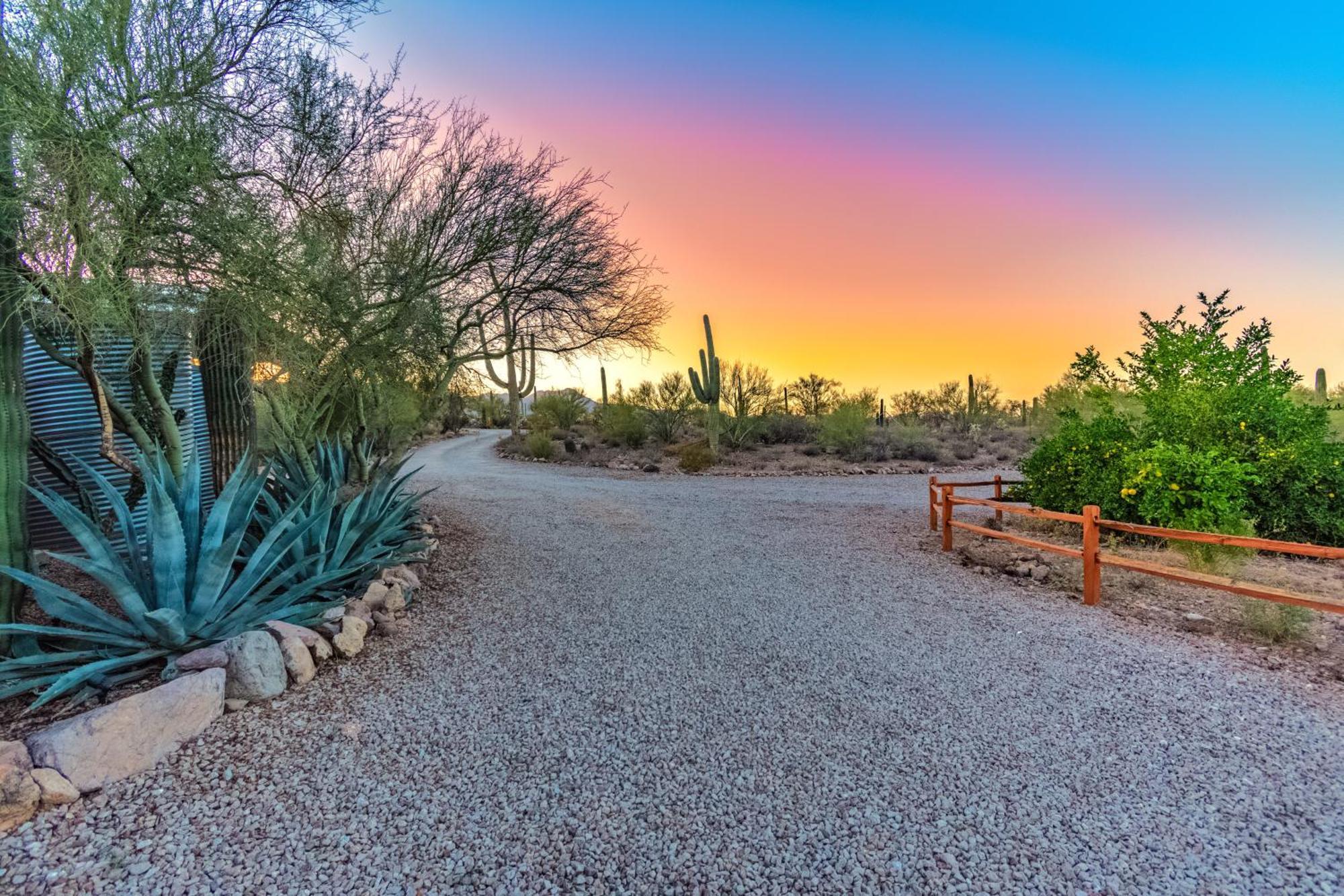 Holiday home Peaceful Desert Retreat - Stunning Views - Pool Spa, Backyard, Music - ! *