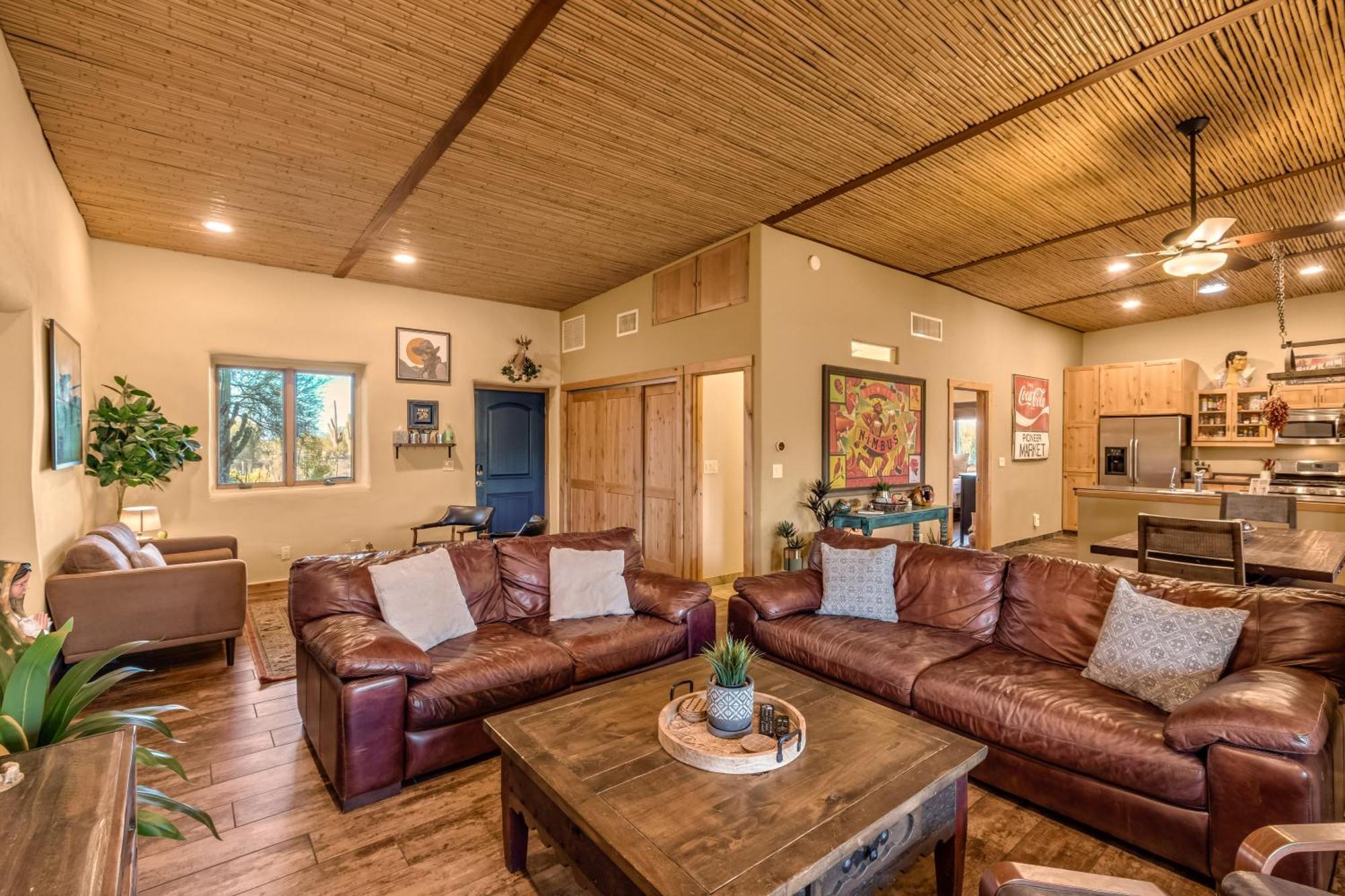 Peaceful Desert Retreat - Stunning Views - Pool Spa, Backyard, Music - ! Holiday home *
